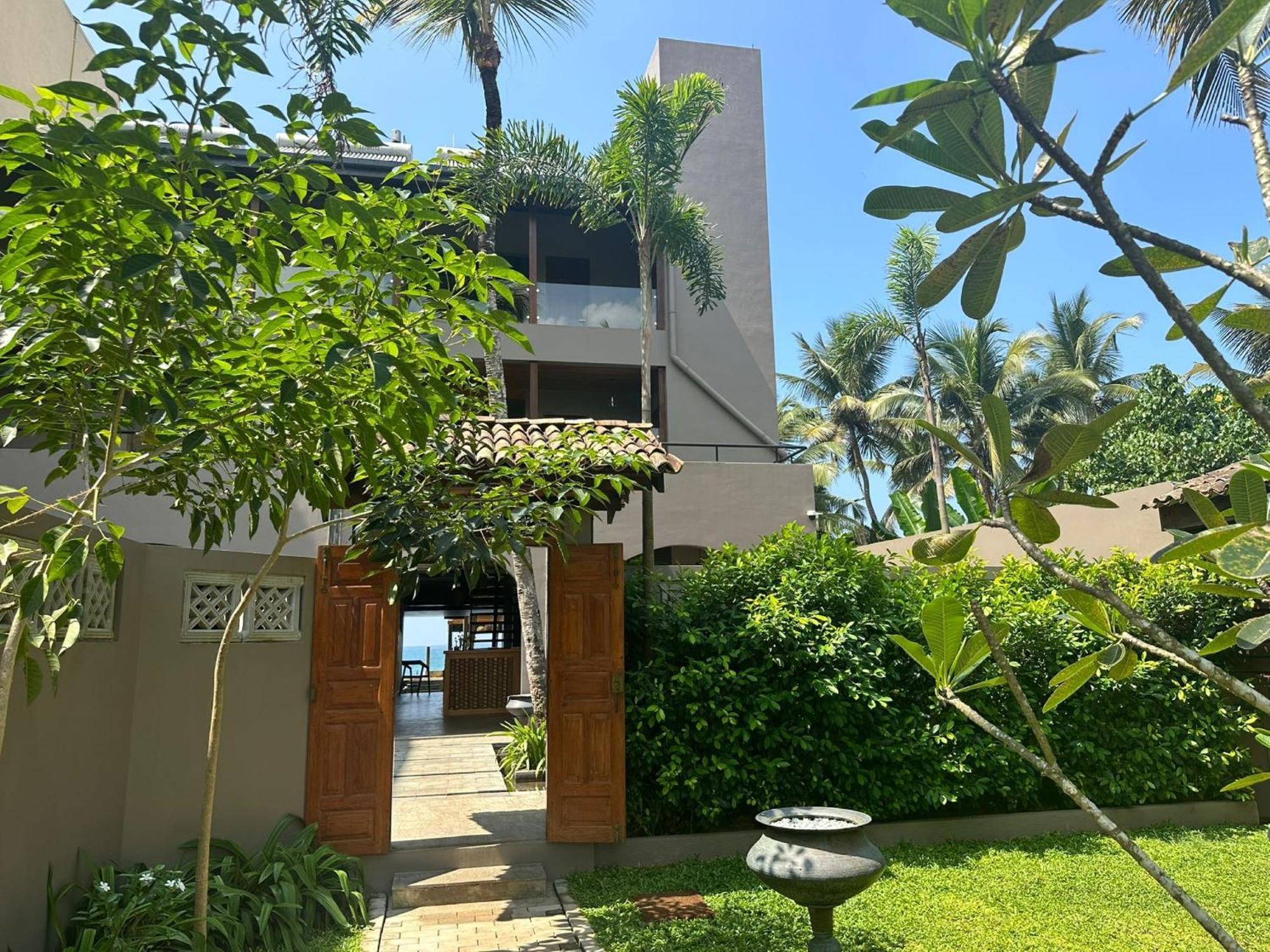 Bk Beach Boutique Hotel - Хіккадува Екстер'єр фото