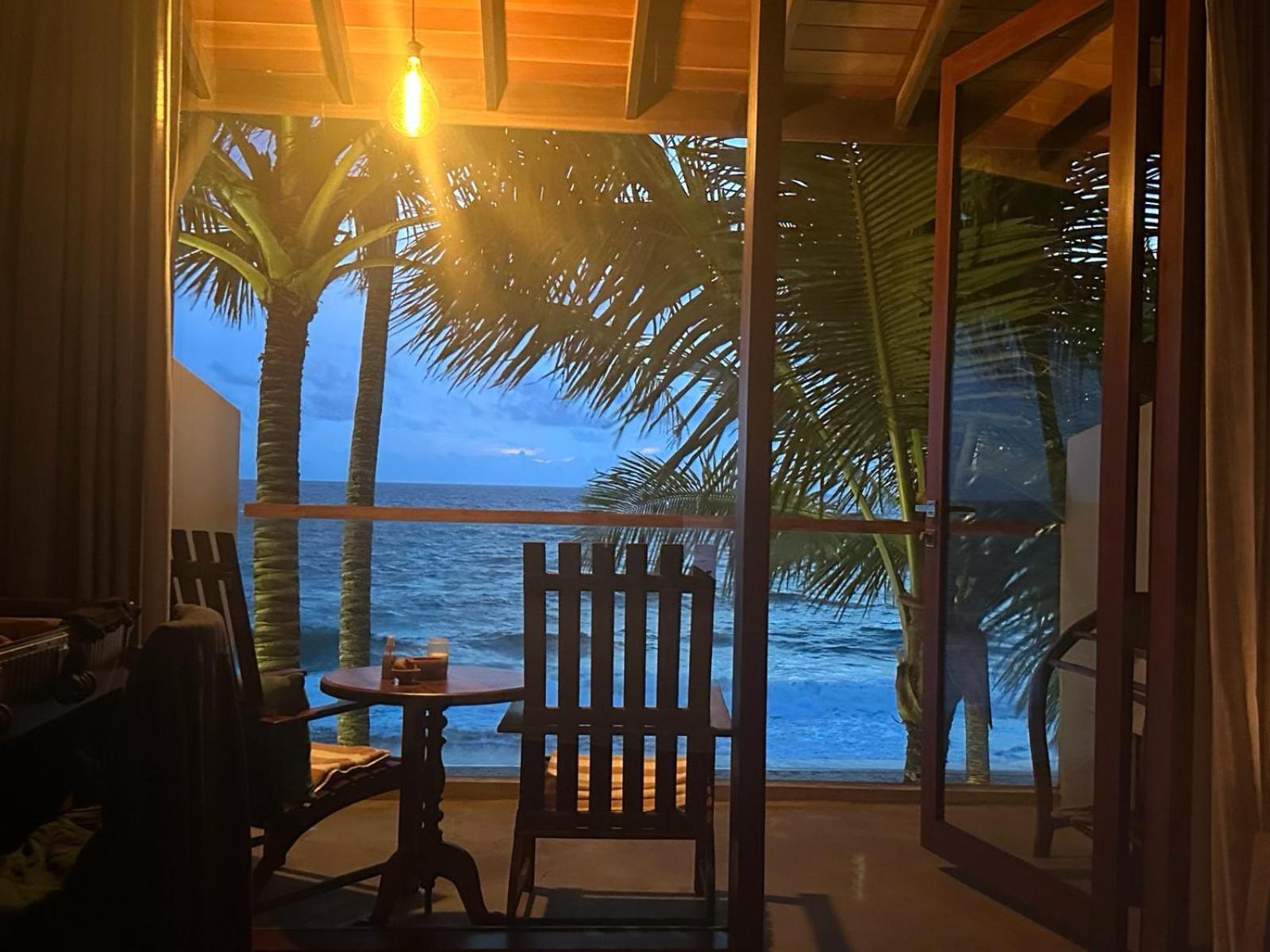 Bk Beach Boutique Hotel - Хіккадува Екстер'єр фото