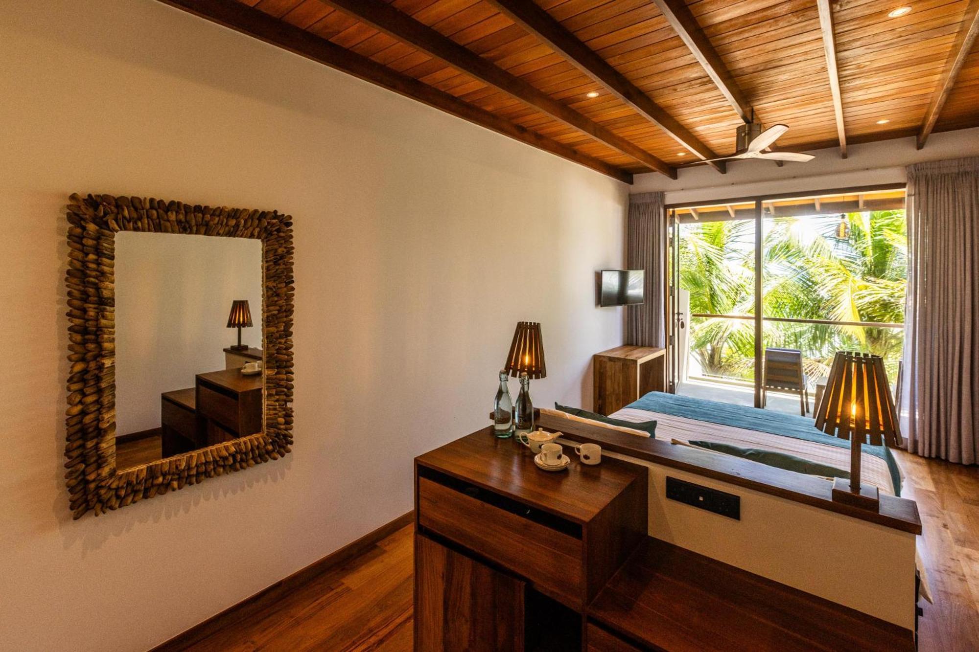 Bk Beach Boutique Hotel - Хіккадува Екстер'єр фото